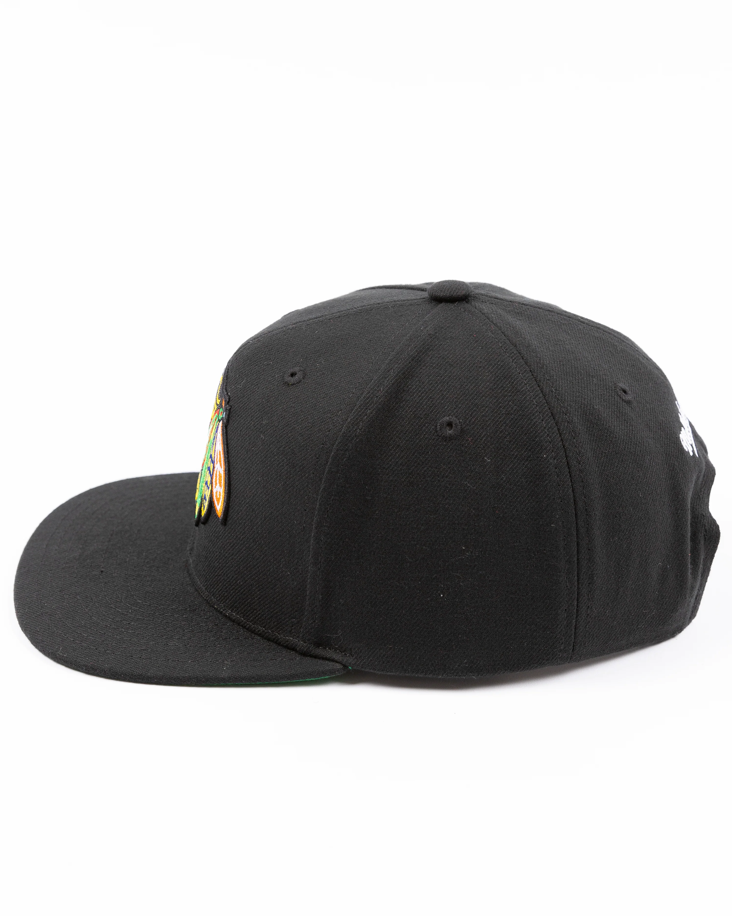 Mitchell & Ness Chicago Blackhawks 2015 Stanley Cup Top Spot Snapback - Image 5